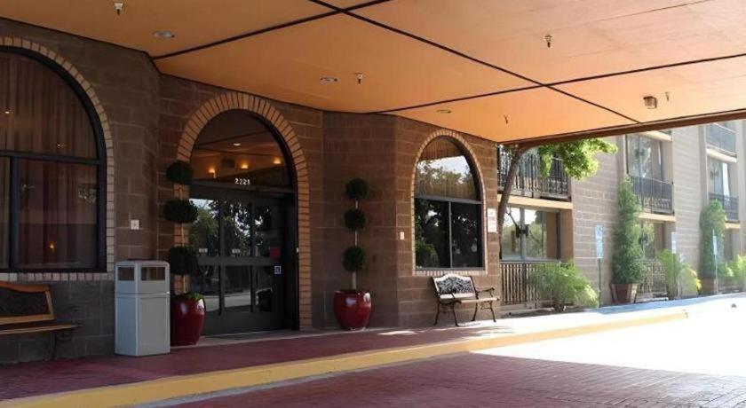 Alhambra Hotel Exterior foto